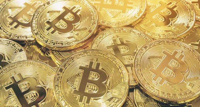 Bitcoin Tests Critical Resistance as Falling Channel Structure Nears Inflection