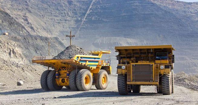 SSR Mining (NASDAQ: SSRM) Rises 8.28% as Gold Miner Recovery Continues with Bullion Surging Past $4,300