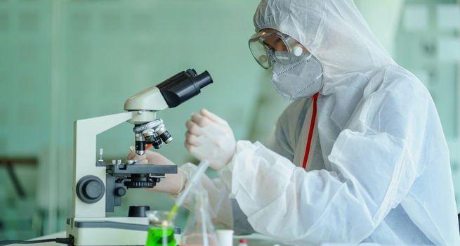 LeonaBio (NASDAQ:LONA) Surges 34% on Name Change and Transformational Phase 3 Breast Cancer Program