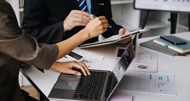 What Investors Are Watching at UMB Financial (NASDAQ:UMBF) Ahead of Third-Quarter Earnings