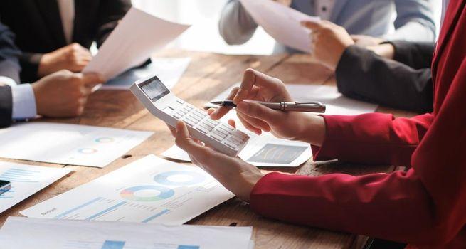 Figs Inc (NYSE: FIGS) Climbs 24% – Apparel Growth Story Reawakens