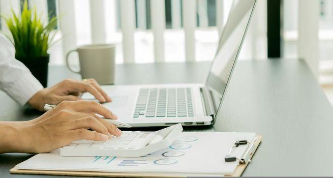 Which Dividend Stocks Went Ex-Dividend on May 6, 2026?