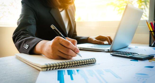 A Closer Look at Eastern Bankshares (NASDAQ:EBC): Undervalued Growth Stock, Net Interest Income, Credit Quality and Share Repurchases in Focus