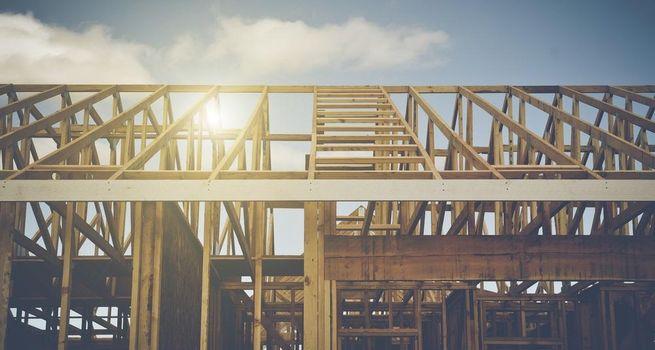 Welltower (NYSE:WELL) Edges Higher as Healthcare REIT Benefits From Lower Yields and Senior Housing Occupancy Recovery