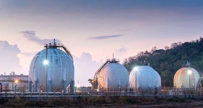 Oil Markets on Edge: Oman Crude Surge Signals Escalating Energy Risk