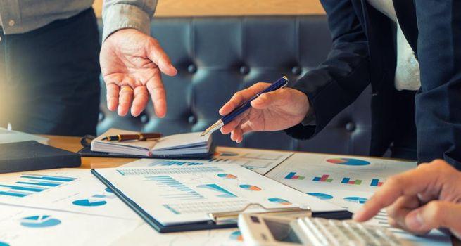 Why Does Amazon (NASDAQ:AMZN) Hold USD 6.2B of Anthropic Notes?
