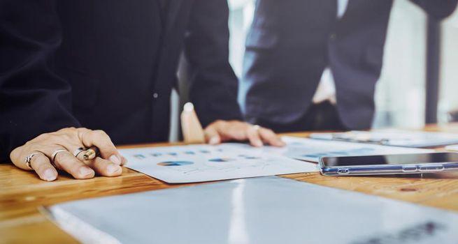 Why Did Macy's (NYSE:M), Gap (NYSE:GAP) and Kohl's (NYSE:KSS) Barely Move With P/E Ratios Under 9?