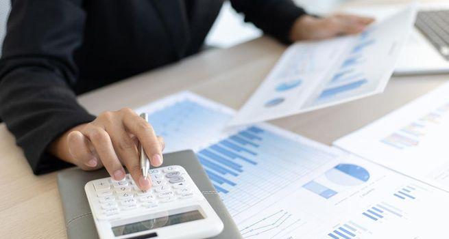 Why Is Cactus (NYSE:WHD) on a 54.22 P/E With Oil Above 100?