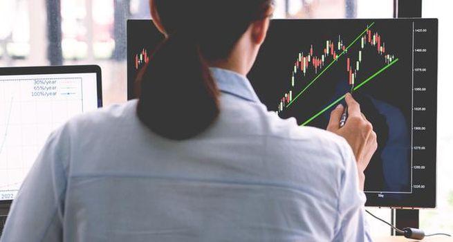 US AI Spending Concerns Drive Megacap Tech Selloff as SpaceX Extends Post-IPO Decline