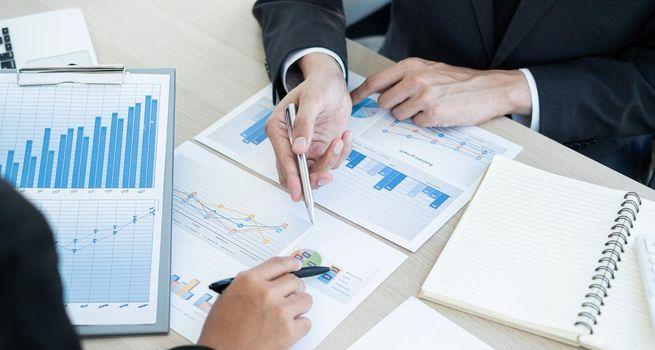 Wall Street Analysts Adjust Ratings on Starbucks Corporation (NASDAQ: SBUX) Amid Mixed Quarterly Results