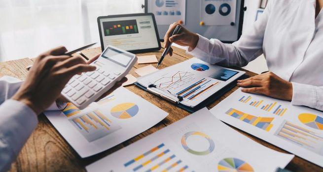 S&P 500 Companies Adjust AI Focus Toward Consumer Benefits