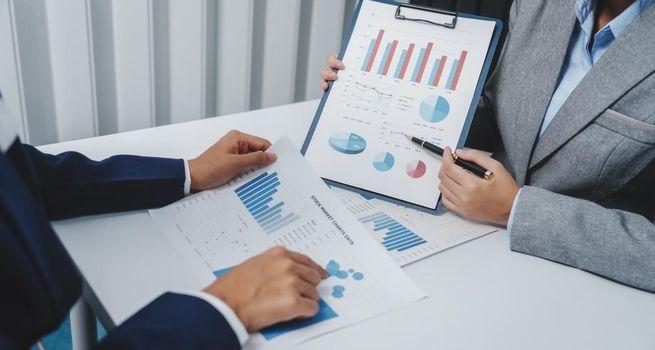 LKQ's (NASDAQ:LKQ) Dividend Yield Adds a New Layer to This Auto Parts Stock Story