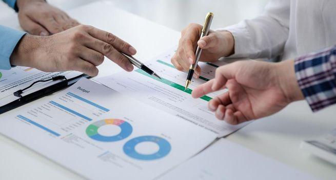 Advantage Solutions (NASDAQ:ADV) Rises 11.13% as guidance and capital actions support post-split repricing