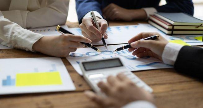 Brinker International (NYSE:EAT) Stock in the Volume Spotlight: First Quarter Fiscal 2027 Results, Notes Redemption and Updated Guidance