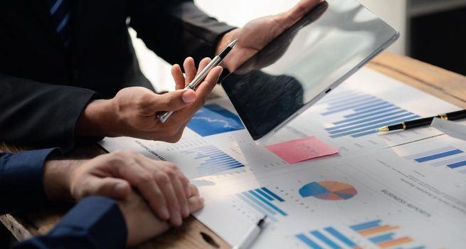 Brilliant Earth Group (BRLT) Stock: Is This Ethically-Sourced Jewelry Retailer a Buy? Latest Analysis