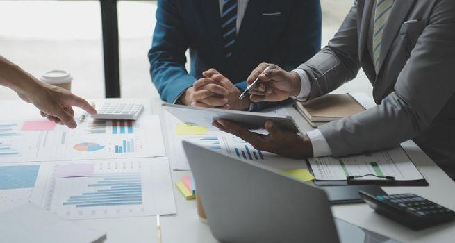Hyliion Holdings (HYLN) Climbs 34% as KARNO Power Momentum Lifts Volume