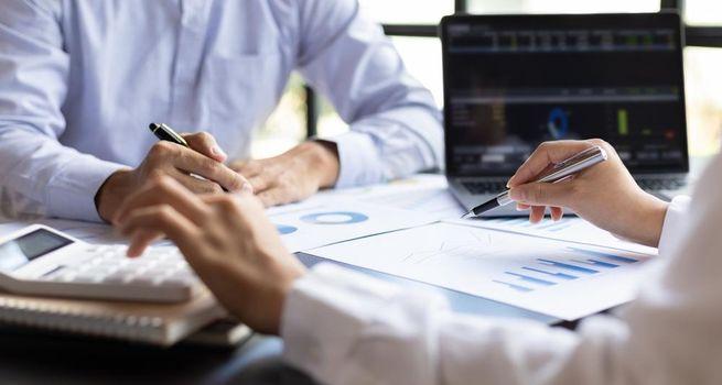 How Will Esquire (NASDAQ:ESQ) Fare Against a USD 1.89 EPS Estimate on October 27?