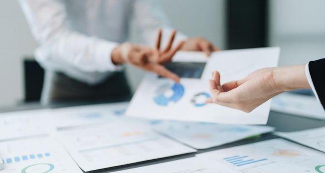 Asbury Automotive (NYSE:ABG) Net Income Falls 29% as New Vehicle Revenue Drops 9%