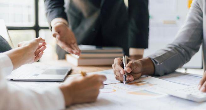 Why Large-Cap IonQ (NYSE:IONQ) Stock Is Falling 4% in Pre-Market Trading Today