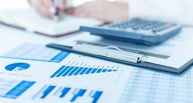 Can FirstEnergy (NYSE:FE) Meet a USD 0.90 EPS Estimate on October 27?