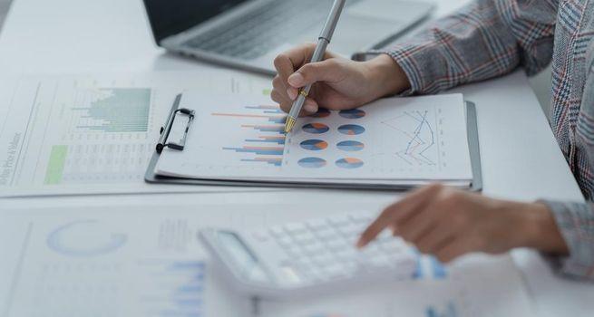 Shoals Technologies (NASDAQ:SHLS) Heads Into November 4 Report With Record Backlog and Thinner Margins