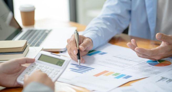 Eos Energy Enterprises (NASDAQ:EOSE) Penny Stock Edges Lower as 37.7% Short Interest Meets Record Quarterly Revenue