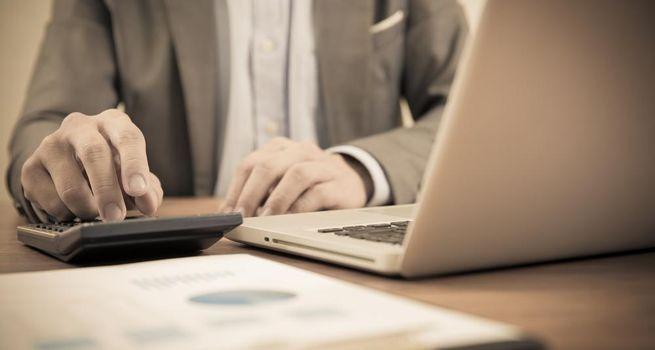Why Did Lunai Bioworks (NASDAQ:LNAI) Fall 14.12% on Delisting?