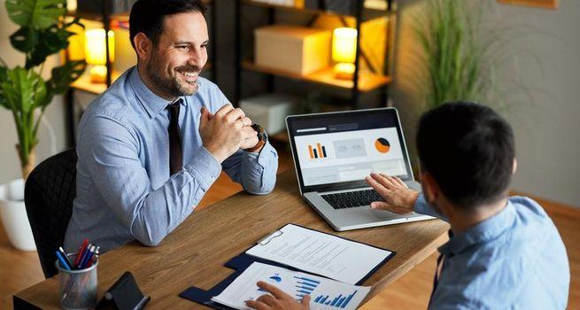 Will UMB Financial (NASDAQ:UMBF) Meet a USD 3.22 EPS Estimate on October 27?