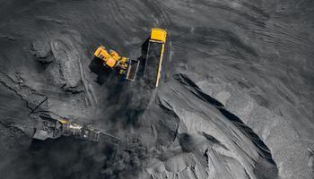 Newmont (NYSE: NEM) Appoints New CFO as Part of Leadership Restructuring