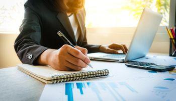 Artisan Partners (NYSE:APAM) Leans on Credit and Alternatives Growth to Offset Public Equity Outflows