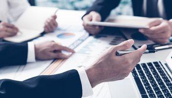 Alphabet (NASDAQ: GOOGL) Big Tech AI Divide Favors Established Firms Over Newcomers in Long-Term Play