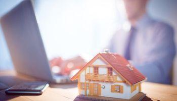 Stratus Properties (NASDAQ: STRS) Sells Texas Retail Assets for $46.5 Million