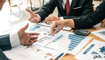 Flex (NASDAQ:FLEX) Jumps 9% Premarket After a Record Q2 and a Raised Fiscal 2027 Outlook