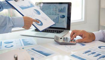 OFS Capital (NASDAQ:OFS) Rebounds as Deep NAV Discount Remains in Focus