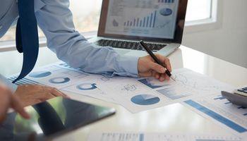 Exxon Mobil Stock Outlook: Cash Flow Strength Anchors Energy Giant Amid Oil Price Volatility