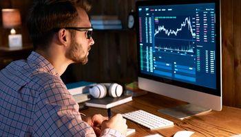 Caterpillar's Thousand-Dollar Threshold: What Industrial Re-Rating Means for the AI Infrastructure Supercycle