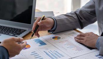 Caterpillar Stock (NYSE:CAT): Can a Record Backlog Keep the Growth Cycle Running?