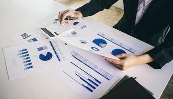 Goldman Sachs Large Cap Growth Fund Declines as Tech Weighs on U.S. Equities