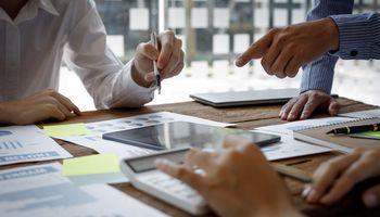 What Investors Are Watching at Alerus Financial (NASDAQ:ALRS) Ahead of Third-Quarter Earnings
