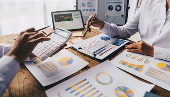 S&P 500 Companies Adjust AI Focus Toward Consumer Benefits