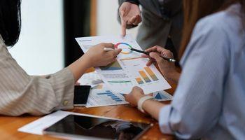 Core Payrolls in May Come in Flat, Bond Markets Reassess Rate Cut Expectations