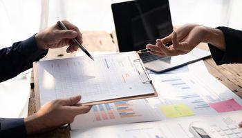 Dream Finders Homes (NYSE:DFH) Climbs 2.57% as Housing Bill Passage and KB Home Earnings Ignite Sector Rally