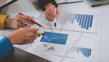 NYSE: YUM vs NASDAQ: SBUX — Yum Brands Outperforms Starbucks by 5.2% Over the Past Month