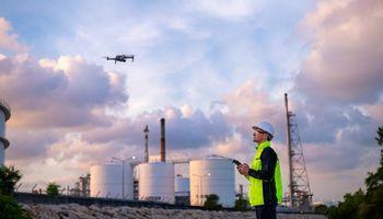 NextDecade (NASDAQ: NEXT) Falls as Lower LNG Spot Margins Compound Energy Sector Crude Selloff