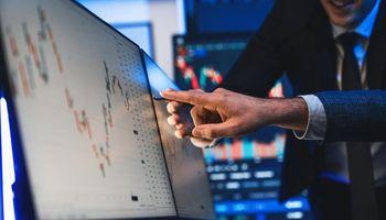 Global X NASDAQ (NASDAQ: QYLD) 100 Covered Call ETF Retains Income Crown Amid Rising Competition