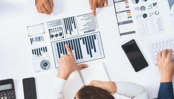 Hims & Hers Health (NYSE:HIMS) Shares Slip as Repair Rally Pauses Despite New CMO Hire