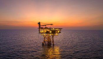 Strait of Hormuz Reopening Prospect Hammers Oil Tanker Stocks as Iran Supply Returns to Market