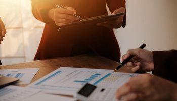 Can DXC Technology (NYSE:DXC) Grow Insurance Revenue 23.1% While Its Infrastructure Business Shrinks 10.0%?