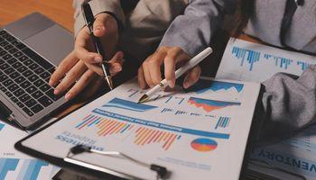 Why Carvana (NYSE:CVNA) Stock Fell 5% as Auto Credit Risk Pressured Valuation