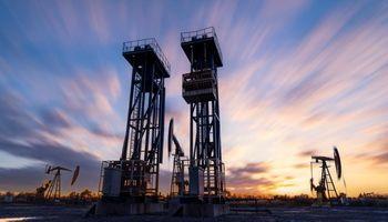 Marathon Petroleum (NYSE: MPC) Crack Spread Compression Risk Offsets Bullish Q1 Earnings Beat